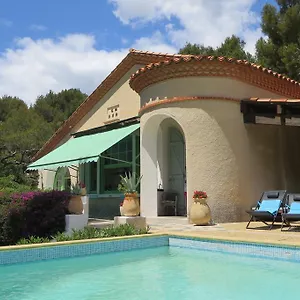 Hostal Cassis Hostel
